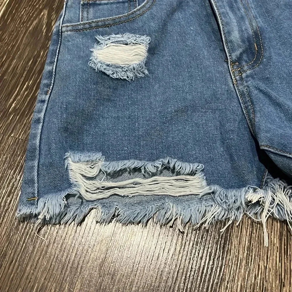 Woman’s jean shorts xxs petite - Picture 4 of 4